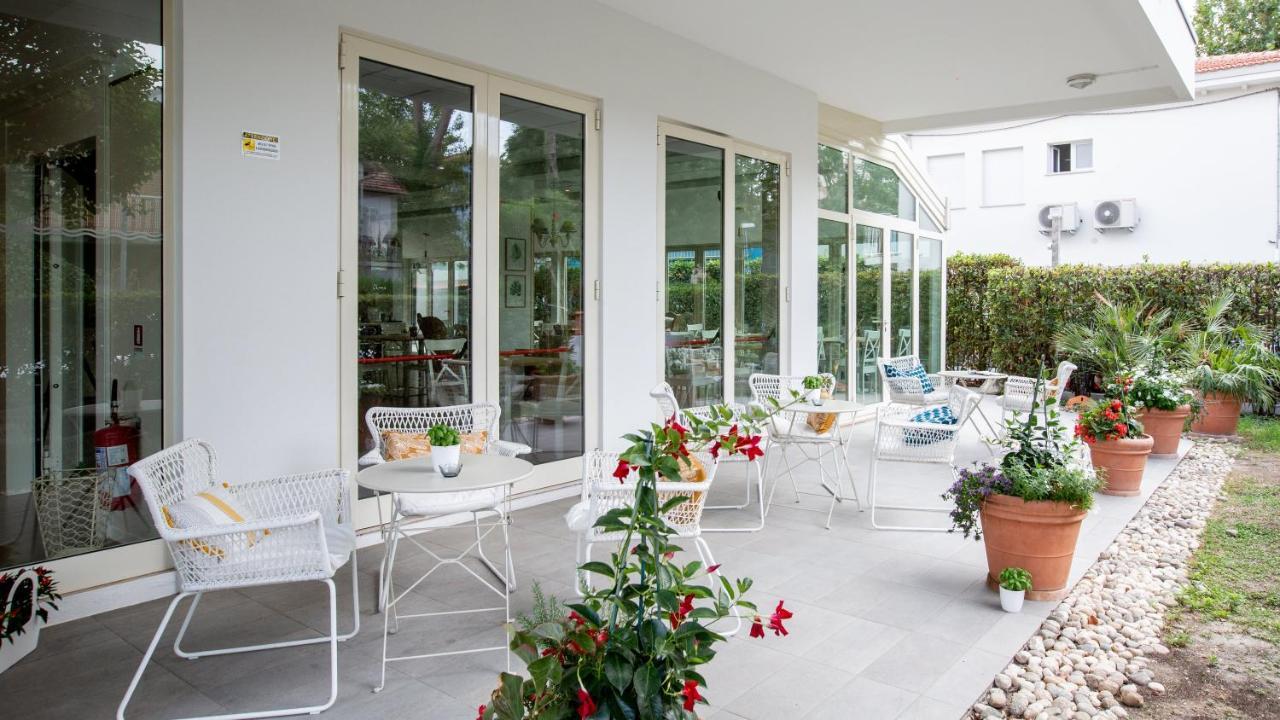 Beyou Hotel Villa Rosa ริชชิโอเน ภายนอก รูปภาพ