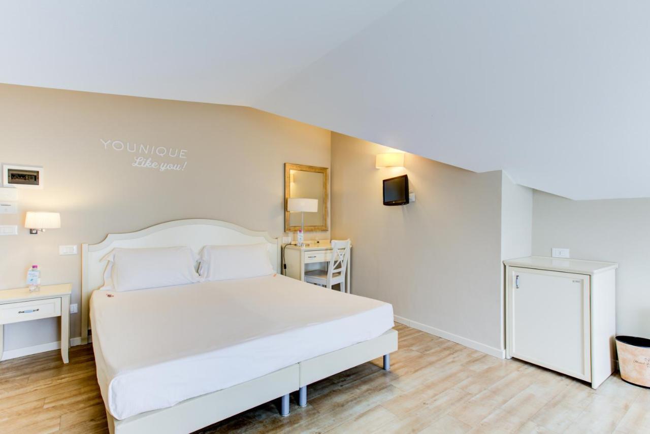 Beyou Hotel Villa Rosa ริชชิโอเน ภายนอก รูปภาพ