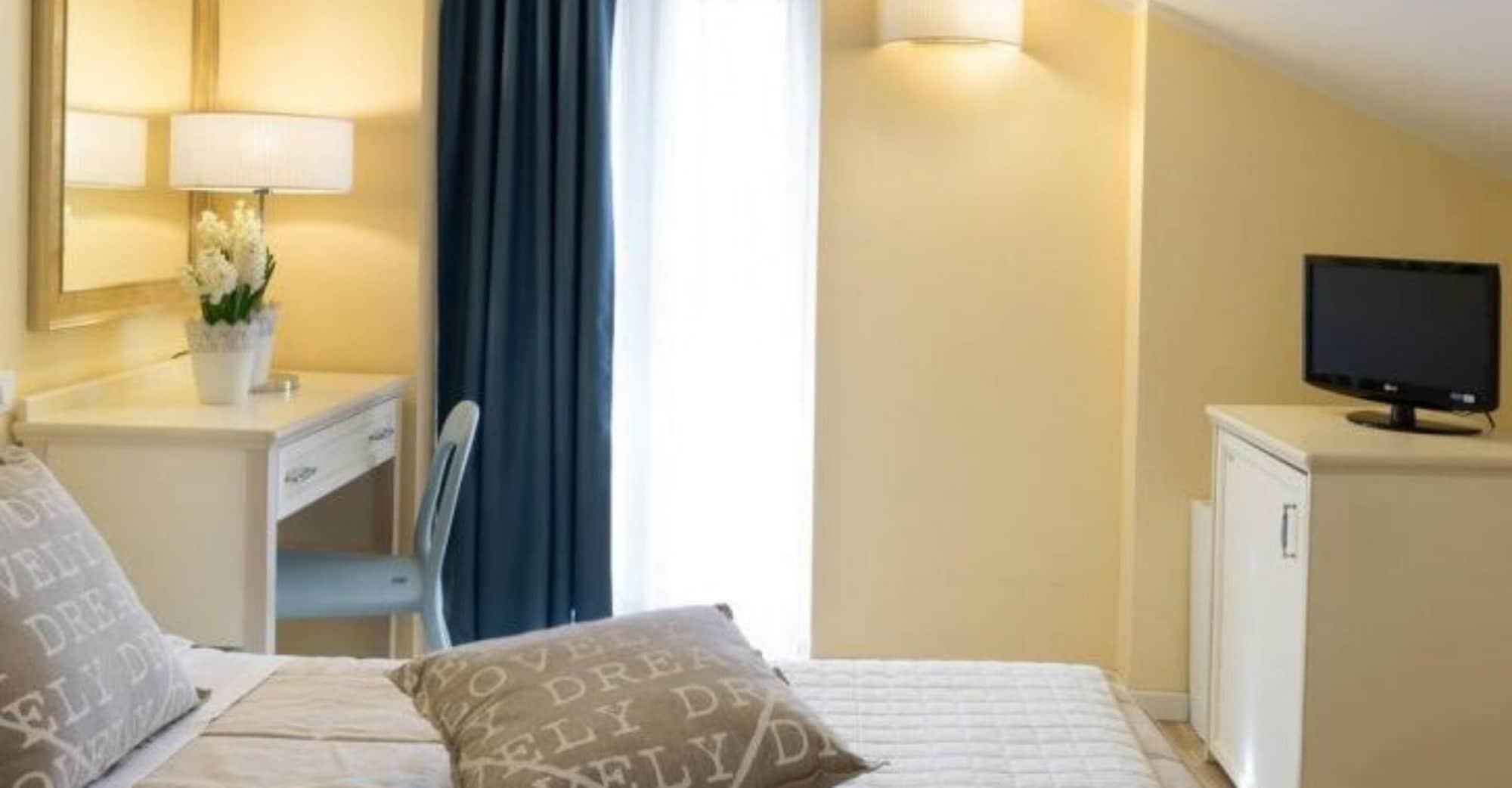 Beyou Hotel Villa Rosa ริชชิโอเน ภายนอก รูปภาพ
