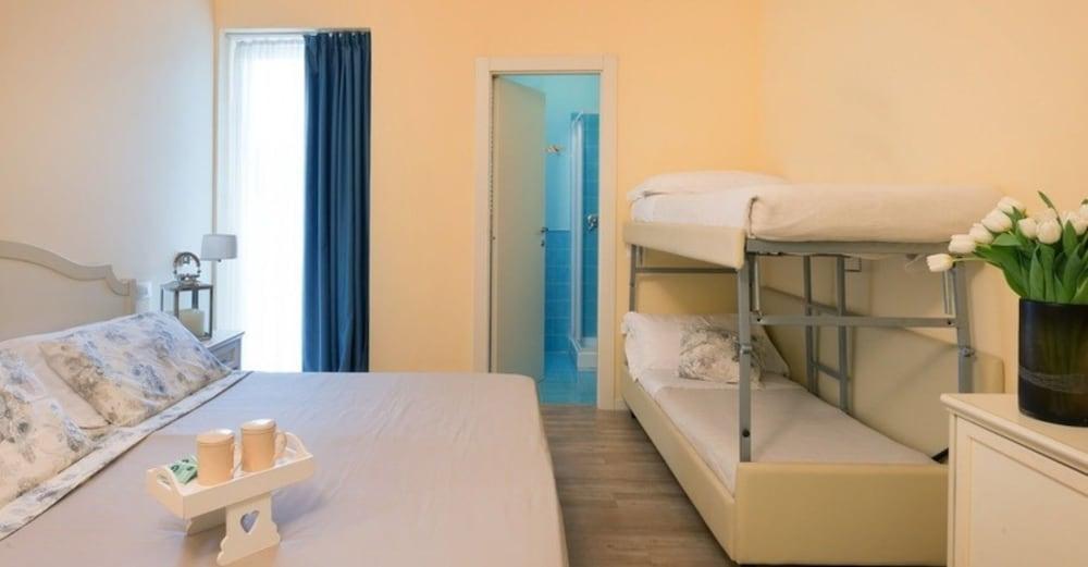 Beyou Hotel Villa Rosa ริชชิโอเน ภายนอก รูปภาพ